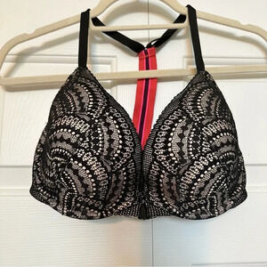 Victoria’s Secret Very Sexy Lightly Lined‎ Plunge Bra